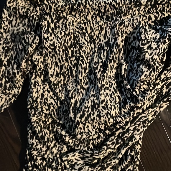 Dynamite midi fitted leopard print dress - Picture 2 of 2